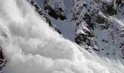J&K: Avalanche warning issued for seven districts; people advised to be cautious