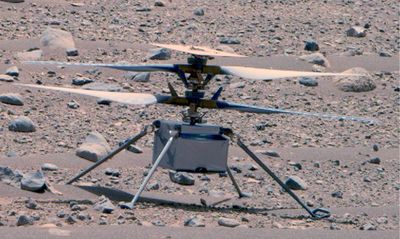 Perseverance Mars rover snaps amazing shot of dusty Ingenuity helicopter (photo)