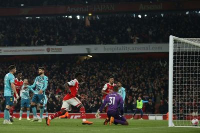 Arsenal's title hopes on rocks despite late fightback against Southampton