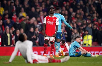 Arsenal give away their title advantage – now they must go to Man City and win