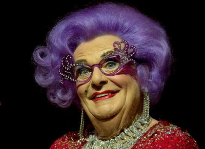 Barry Humphries death – latest: Matt Lucas and Jimmy Carr lead tributes to ‘lovely’ Dame Edna star