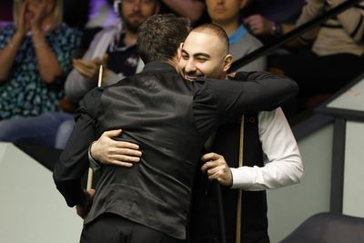 Ronnie O’Sullivan grudge match ends in hug after crushing win