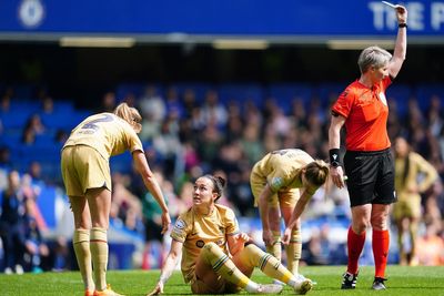 Lucy Bronze fine after limping off during Barcelona’s win at Chelsea