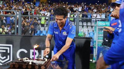 Sachin Tendulkar cuts cake to celebrate 50th birthday at Wankhede during IPL clash