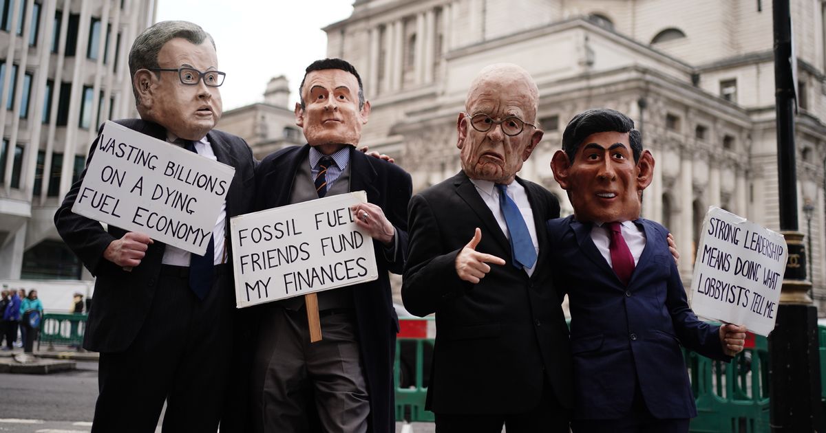 Tens of thousands of climate activists hit London to…