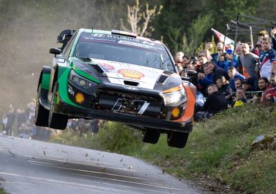 Neuville crash gifts Evans lead in Rally Croatia