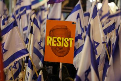 Tens of thousands of Israelis again protest judicial reform plan