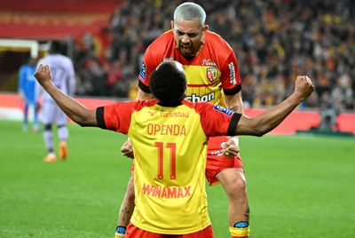 Lens take big step towards Champions League by beating Monaco