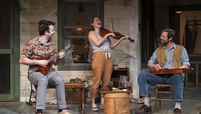 Hugely talented trio makes music as a family making nice in Northlight’s ‘Porch on Windy Hill’