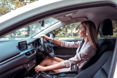 Vast majority of young people expect to drive regularly by 2035 – survey