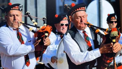 John Keating passes 70-year milestone playing the bagpipes at Robinvale Anzac Day services
