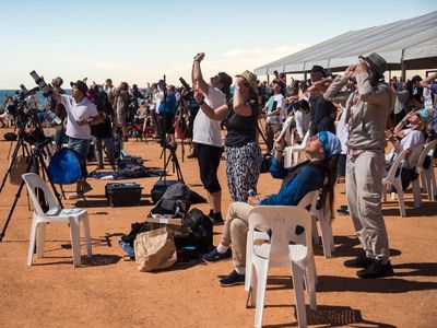 Stargazers pack up after solar eclipse stuns