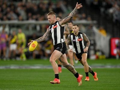 Magpies, Bombers gear up for monster Anzac Day clash