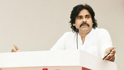 Pawan Kalyan tells JSP leaders to refrain from commenting on alliances on basis of social media posts