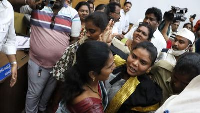 Andhra Pradesh: Nellore Municipal Council meet witnesses pandemonium