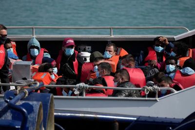 Migrants mount legal challenge to UK-Rwanda deportation plan