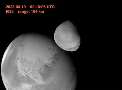 UAE spacecraft takes close-up photos of Mars' little moon
