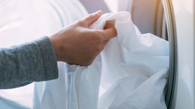 How to get dingy whites white again – 4 simple laundry fixes