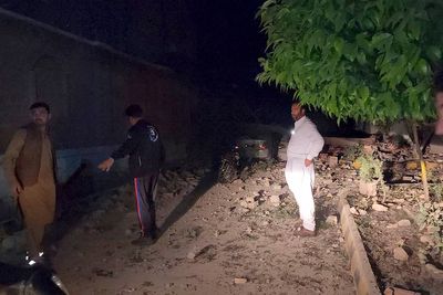 Pakistani police say 2 blasts at facility in NW kill 7