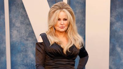 Jennifer Coolidge's new curtain bangs are the epitome of iconic
