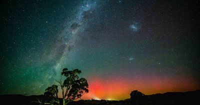 'Colours began to pop': Aurora Australis fills skies on Canberra's border