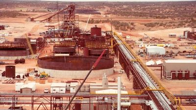 Worker dies at BHP Olympic Dam mine site in SA's far north but cause of death 'unclear'