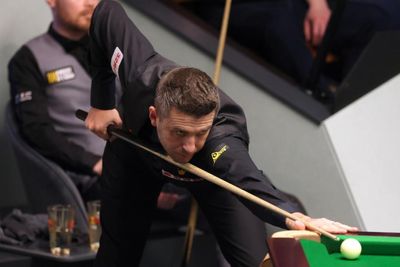 Mark Selby sees off Gary Wilson to reach quarter-finals at the Crucible