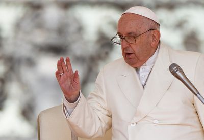 Ukraine, migration, to top agenda as Pope Francis visits Hungary