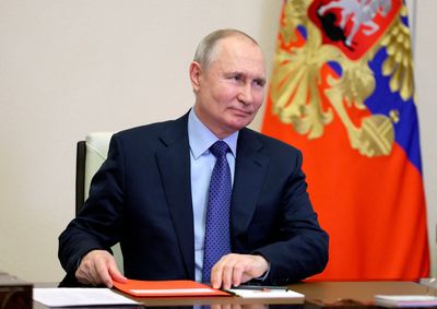 Kremlin dismisses 'lies' that Putin has doubles and sits in a bunker