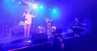 Magical moment singer proposes to girlfriend in front of Glasgow Barrowland crowd