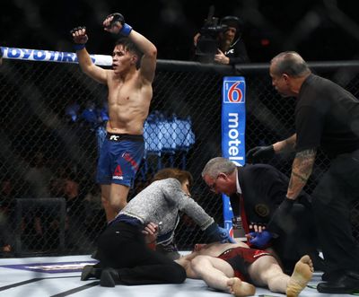 UFC free fight: Ricky Simon sleeps Merab Dvalishvili right at the buzzer