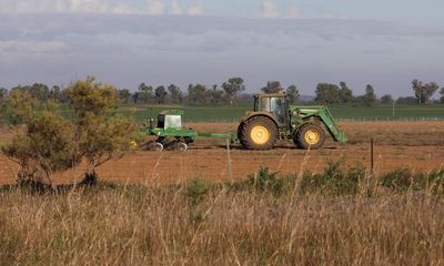 Australia’s farmers call for backup plan after GPS tractor-steering system fails