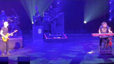 Watch Joe Satriani turn Ice 9 into an epic jam and trade solos with keys player Rai Thistlethwayte after guitar cable breaks mid-song