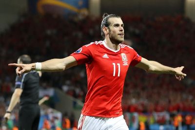 Rob McElhenney teases Wrexham offer for Gareth Bale – Tuesday’s sporting social