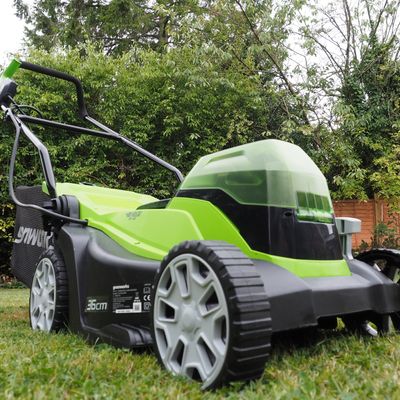 Greenworks G24X2LM36 Cordless Lawn Mower review