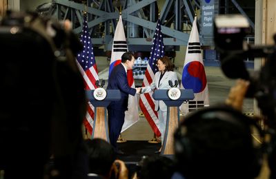 South Korea president opens US tour with NASA space centre visit