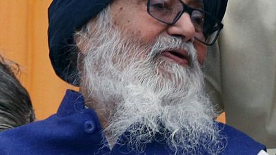 Punjab government declares holiday on April 27; people queue up to pay last respects to Parkash Singh Badal