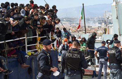 Dutch court bars return of African migrants to Italy