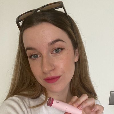 I was one of the first people to try Glossier's new product—here's my honest thoughts