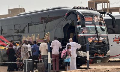 Sudan: fighting eases during truce as thousands flee country
