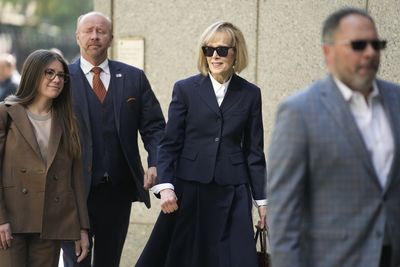 Columnist E Jean Carroll begins testimony in Trump rape trial