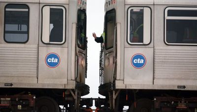 Lake Street bridge stuck in up position for hour, causing delays on CTA Pink, Green lines