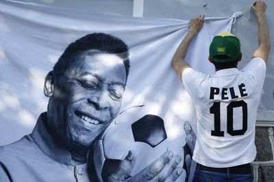Soccer-It's official - Pele is now defined as someone 'out of the ordinary'