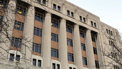 Cook County bans reporters from bringing computers, phones into courthouse — for now