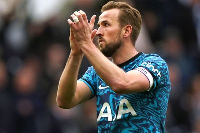 Erik ten Hag praises Harry Kane as Manchester United look for centre forward