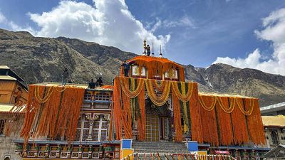 Uttarakhand: Portals of Badrinath Dham opened for devotees