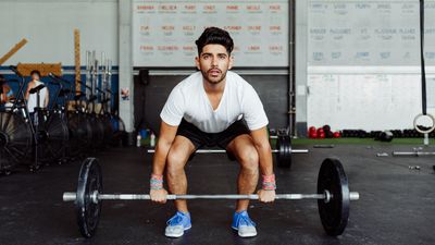 Front squat vs back squat: which is best for beginners?