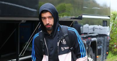 Bruno Fernandes pictured with Man Utd squad flying to London for crunch Tottenham clash