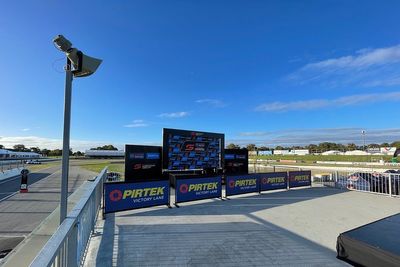 Supercars adopts rooftop podium for Perth