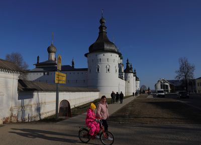 Kremlin welcomes Xi-Zelenskiy call on Ukraine, but says Russia's aims remain the same